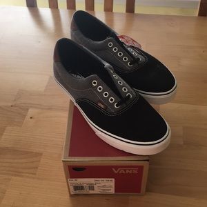 NWT Men’s Vans 10.0. ( Canvas & chambray ) black.